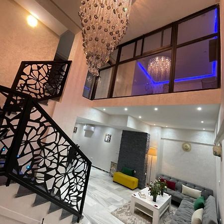 Appartement En Duplex Avec 3 Chambres Haut Standing Gueliz Marrakech مراكش المظهر الخارجي الصورة