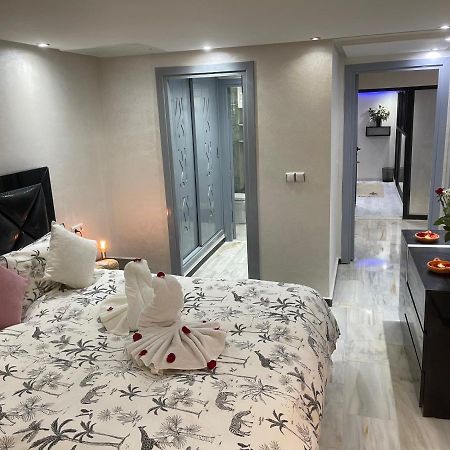 Appartement En Duplex Avec 3 Chambres Haut Standing Gueliz Marrakech مراكش المظهر الخارجي الصورة
