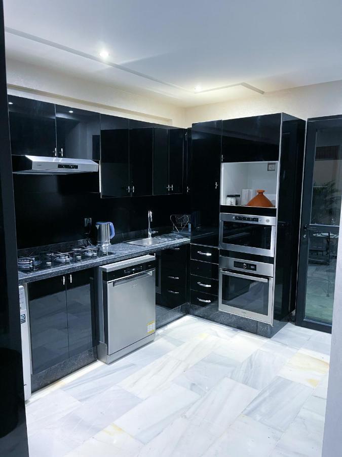 Appartement En Duplex Avec 3 Chambres Haut Standing Gueliz Marrakech مراكش المظهر الخارجي الصورة
