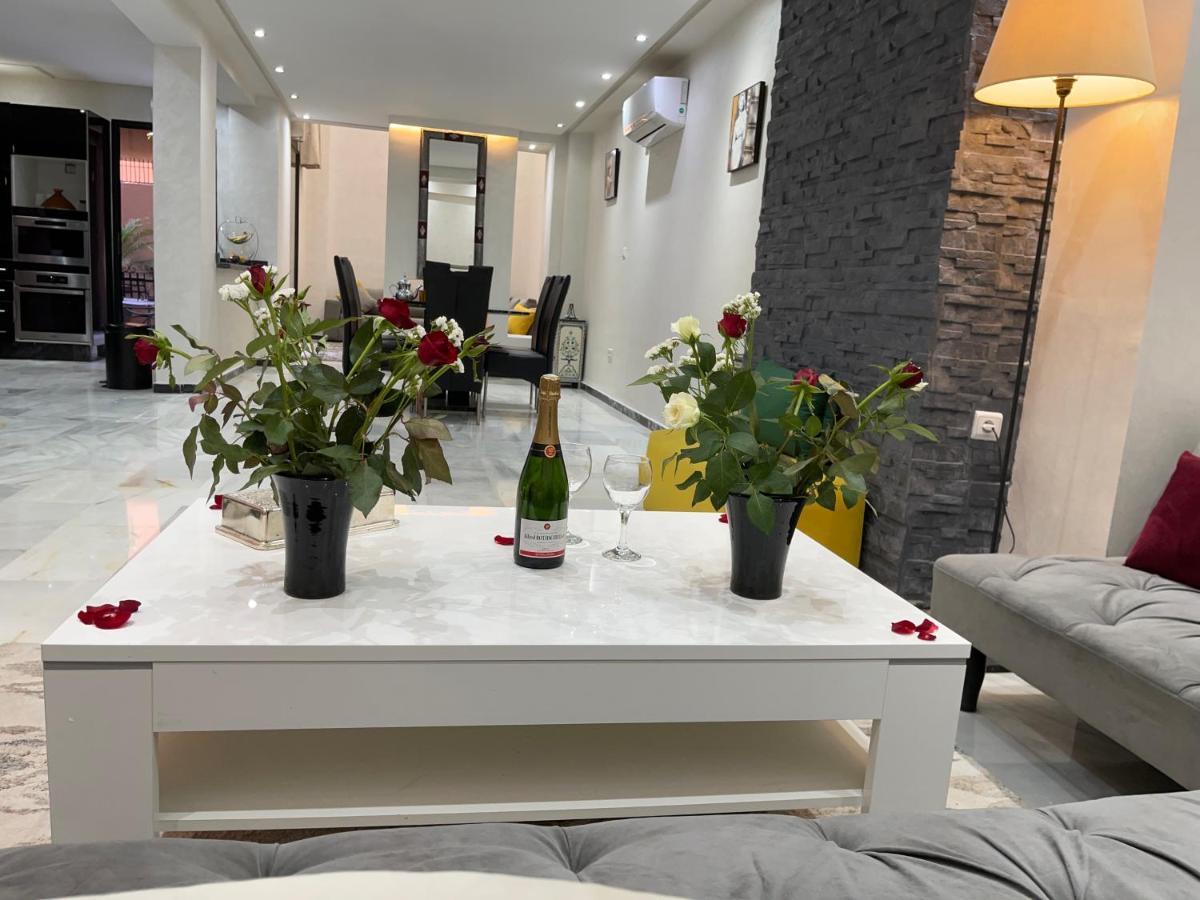 Appartement En Duplex Avec 3 Chambres Haut Standing Gueliz Marrakech مراكش المظهر الخارجي الصورة