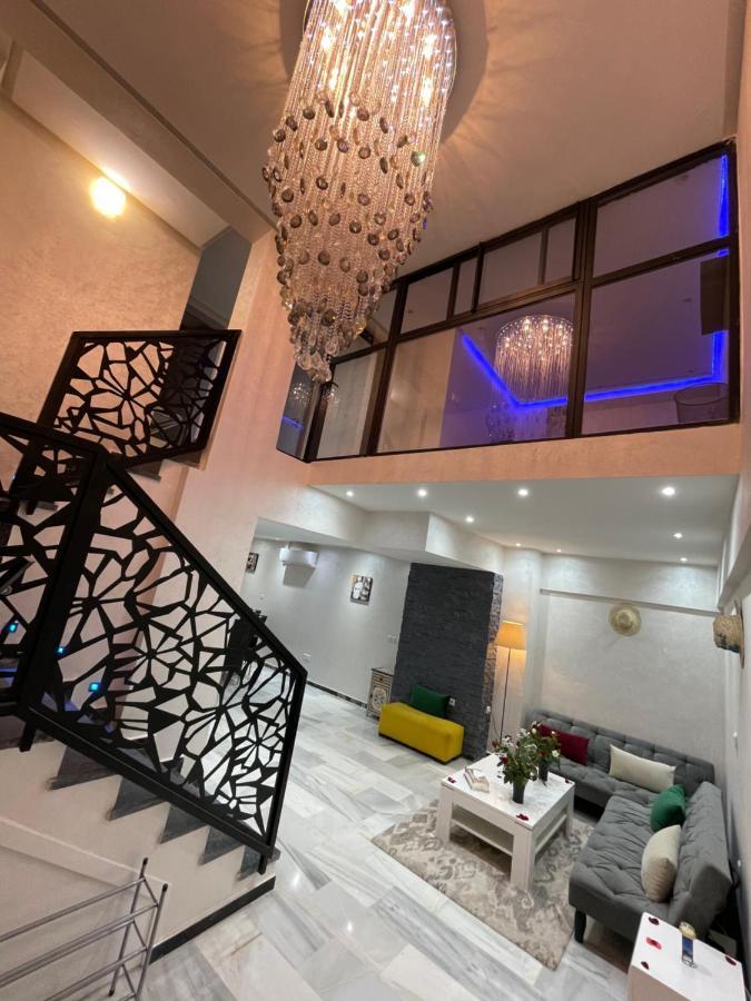 Appartement En Duplex Avec 3 Chambres Haut Standing Gueliz Marrakech مراكش المظهر الخارجي الصورة