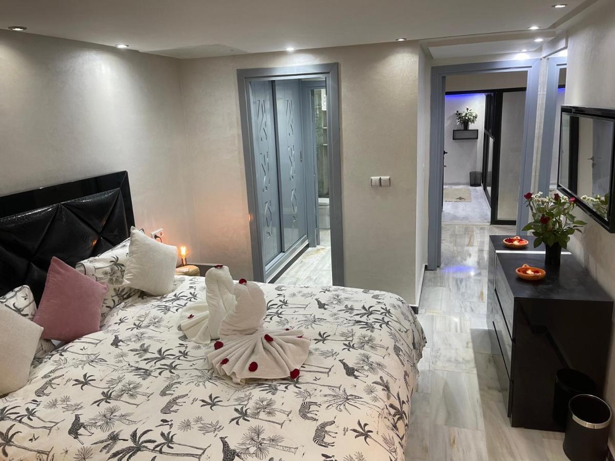 Appartement En Duplex Avec 3 Chambres Haut Standing Gueliz Marrakech مراكش المظهر الخارجي الصورة