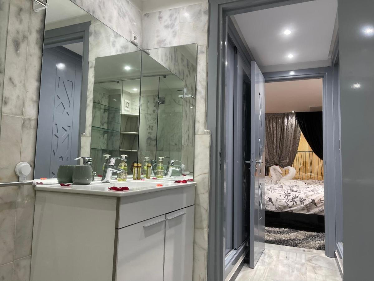 Appartement En Duplex Avec 3 Chambres Haut Standing Gueliz Marrakech مراكش المظهر الخارجي الصورة